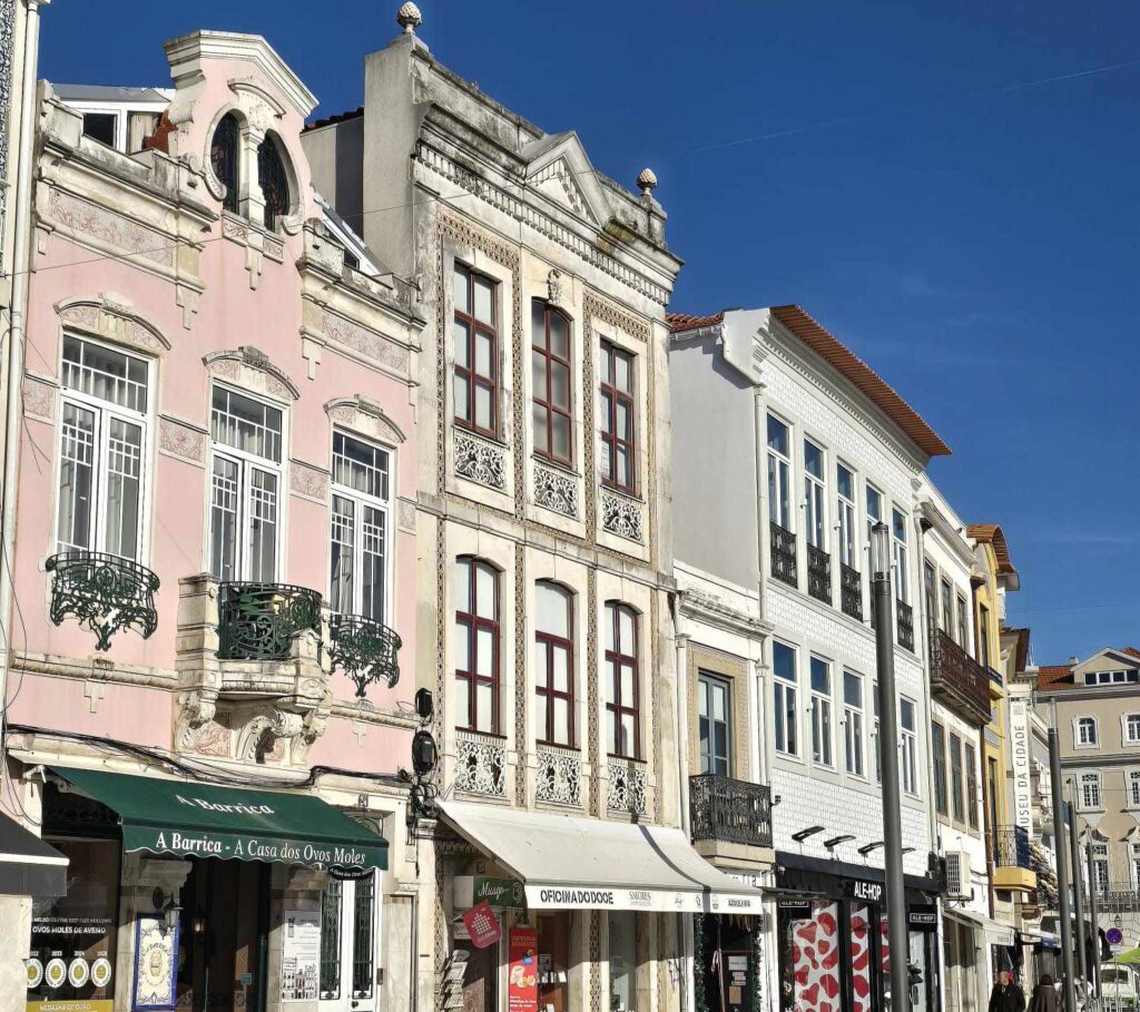 Fachada do edifício da Casa dos Ovos Moles. Aveiro, Portugal